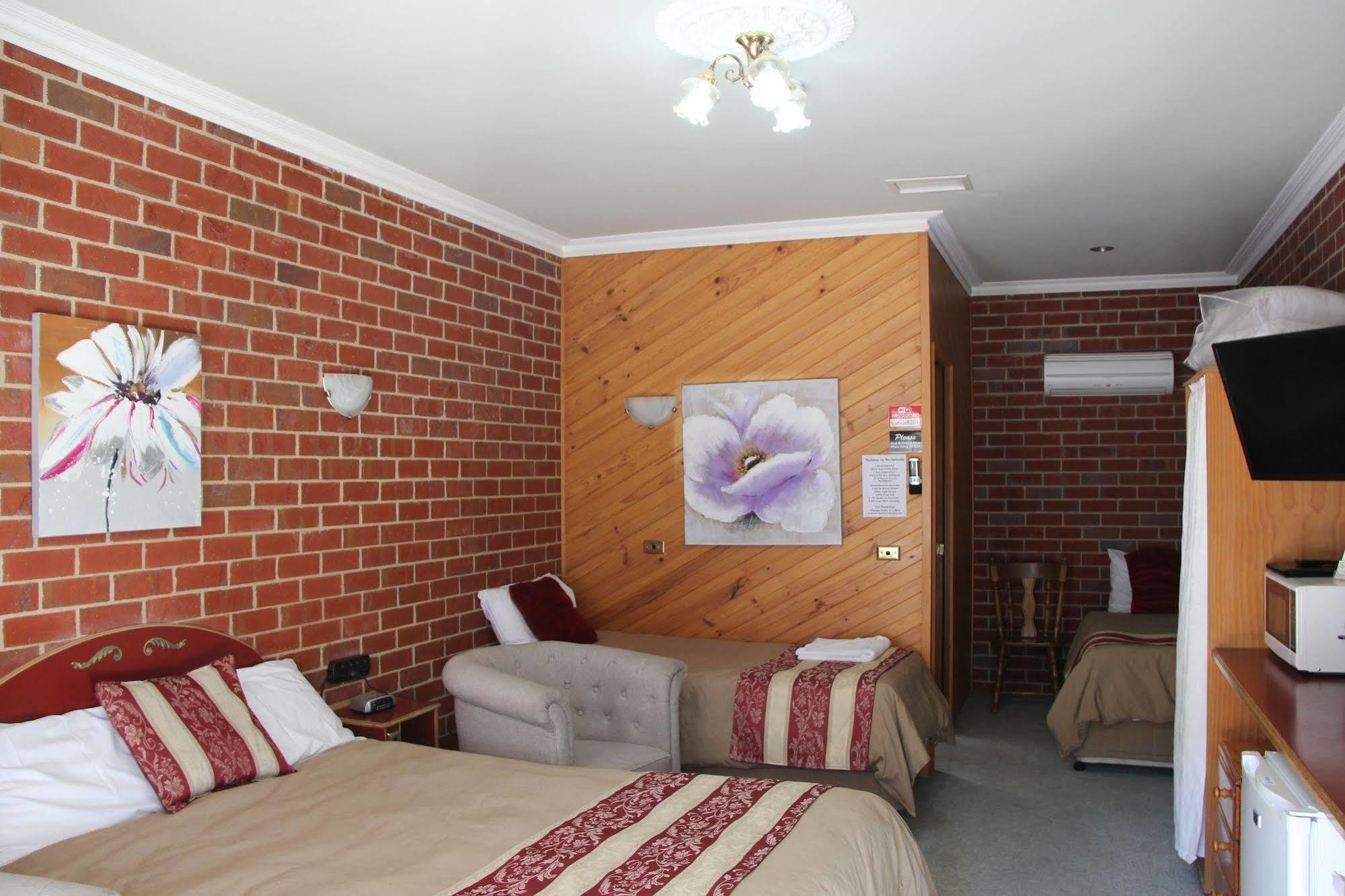 Elms Motor Inn Tumut Exterior foto